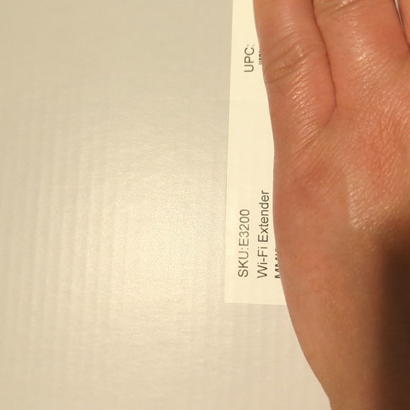 NIB Verizon Wi-Fi extender, E3200 (I have (3) this is a listing for (1) - Picture 2 of 5